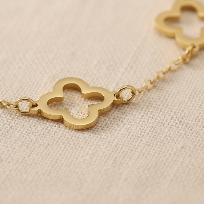 Clover Bracelet Ultra Close Up